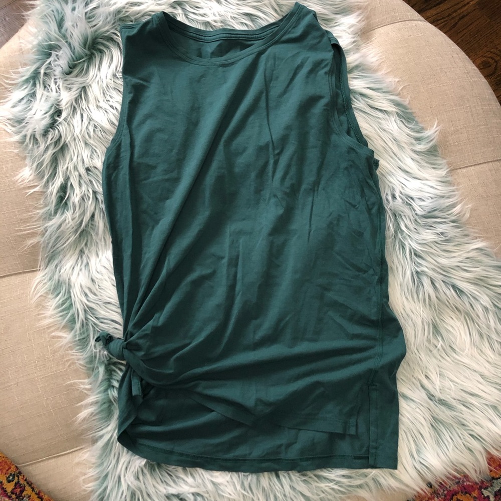 LULULEMON MUSCLE TEE